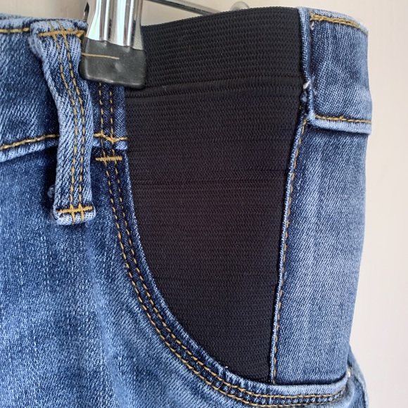 Liz Lange Maternity Skinny Jeans Distressed Crop - Picture 2 of 6